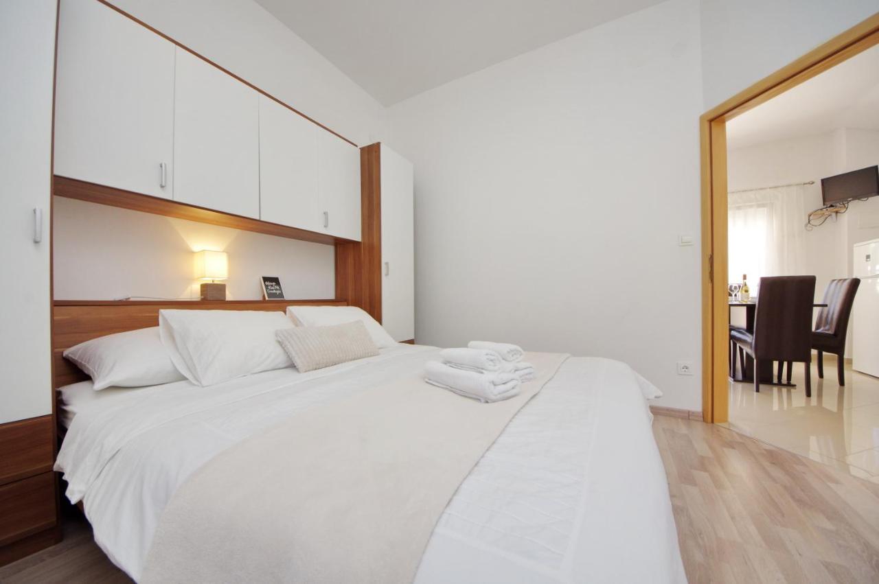 Emili Apartment *