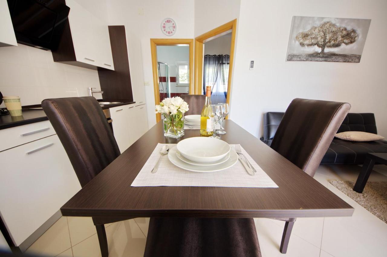 Emili Apartment Sukosan