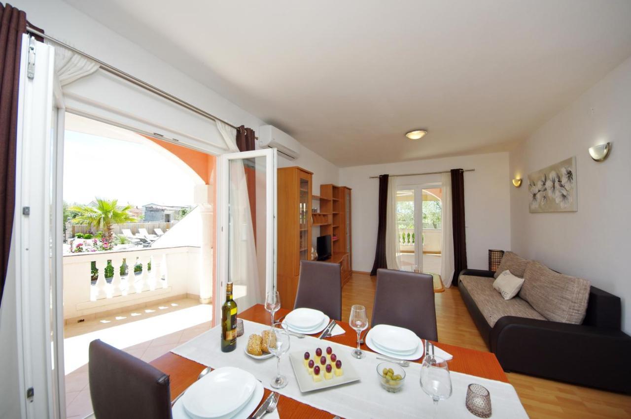 Emili Apartment *