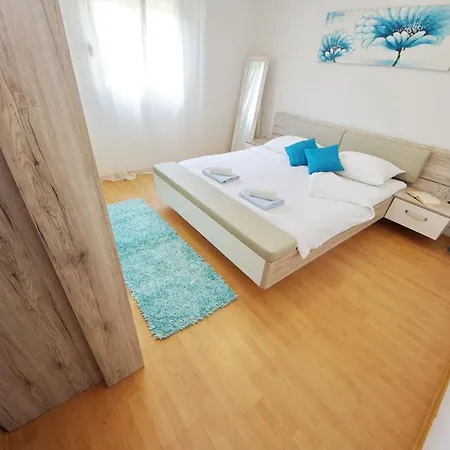 Apartmani Emili Sukosan Exterior photo