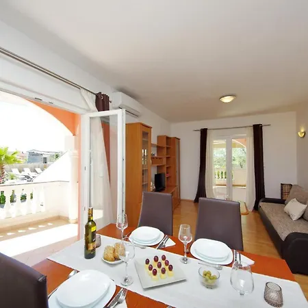 Apartmani Emili Sukosan Exterior photo