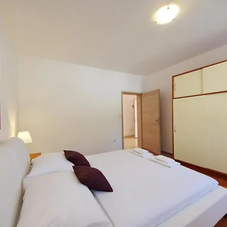 Apartmani Emili Sukosan Exterior photo